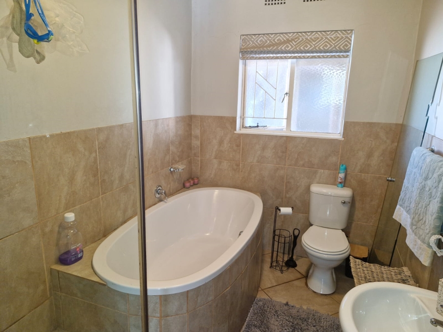 4 Bedroom Property for Sale in Riebeeckstad Free State